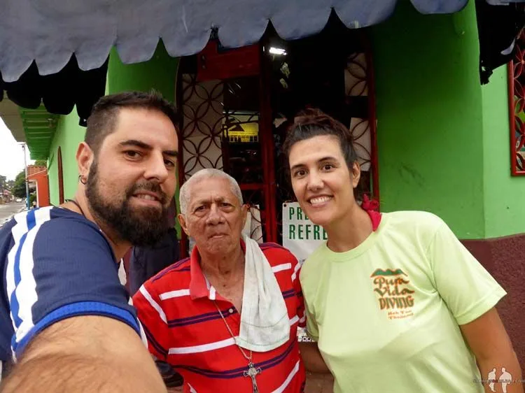 Vallardo el marido de Lucita, Katz y Saioa, Pulpería de Lucita, Masaya, Nicaragua