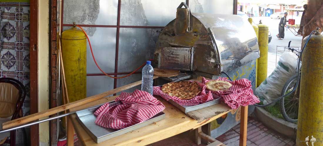 Torta de pan al horno de piedras, Dakhla, Sáhara occidental y Marruecos