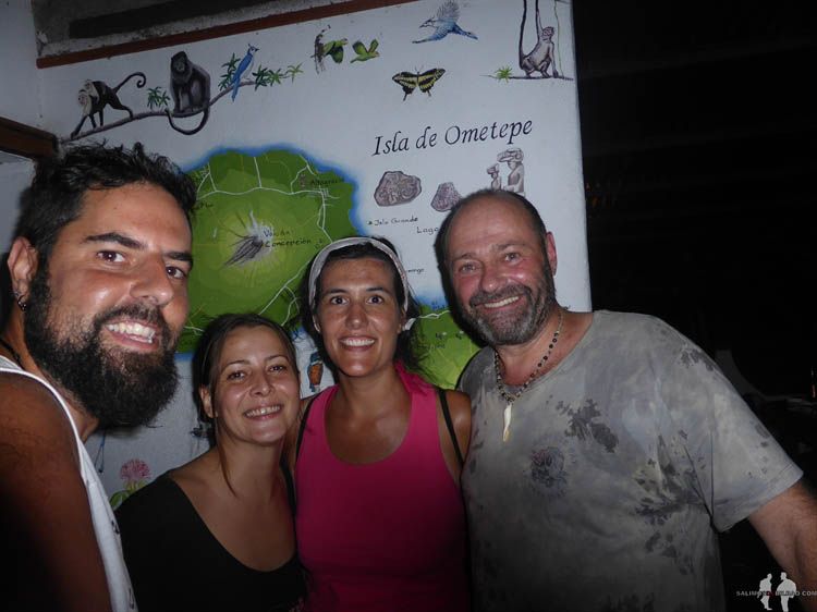 Román, Bárbara, Katz y saioa, Hostel Life is Good, Ometepe
