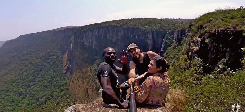 Con Douglas en las Cataratas Mtarazi de Zimbabwe