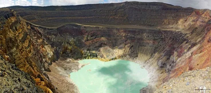 HACER TURISMO EN EL SALVADOR POR LIBRE Panorama del crater del Volcán Santa Ana