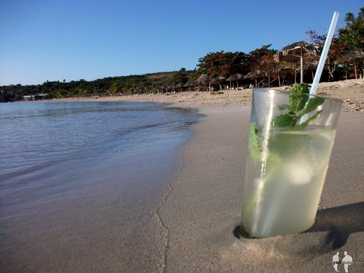 Diario de viaje en solitario Mojito en la playa de Cuba Rancho Luna