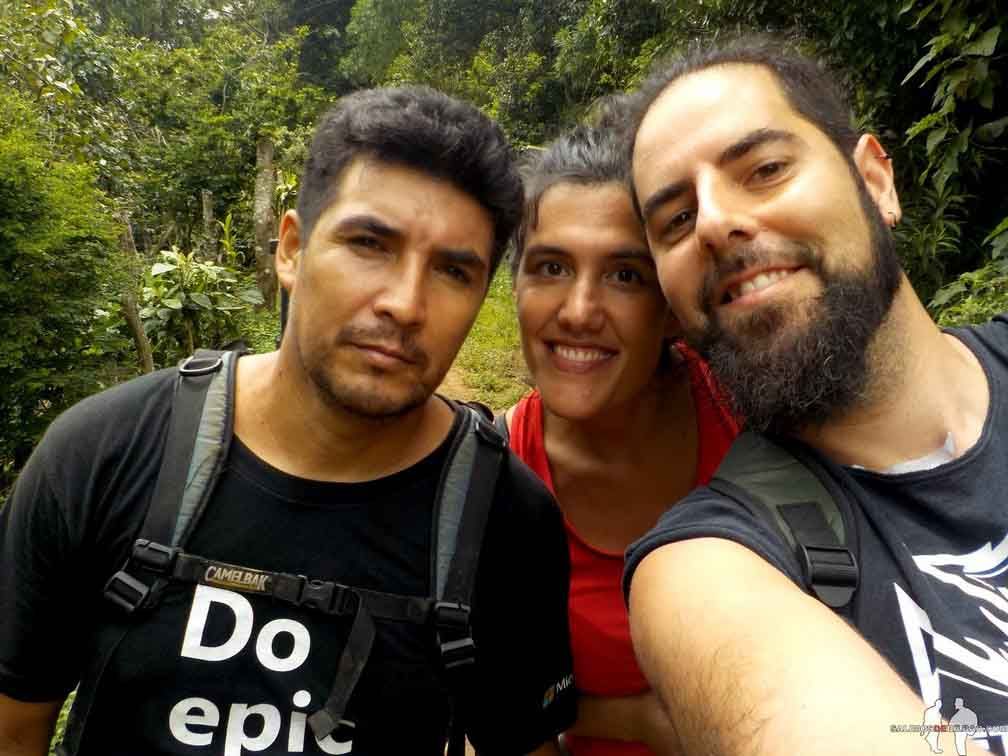 DIARIO: Tres semanas en SALVADOR y HONDURAS por libre William, Katz y Saioa, Cafetal, El Imposible
