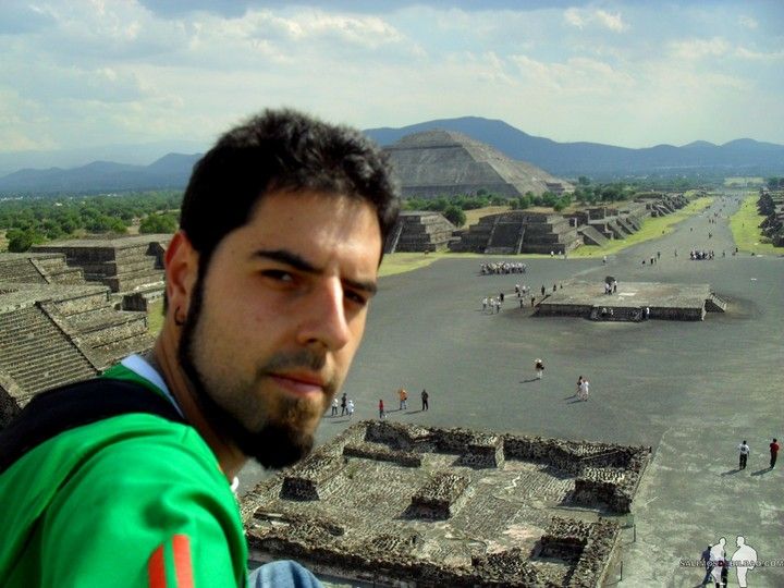 Viajar por libre a Mexico Vistas desde la piramide de la luna en Teotihuacan