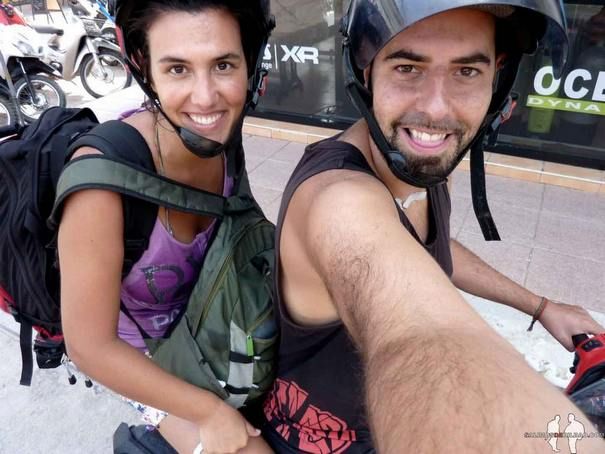 Viajar por libre a Tailandia Katz, Saioa y mochilas en moto, Koh Tao