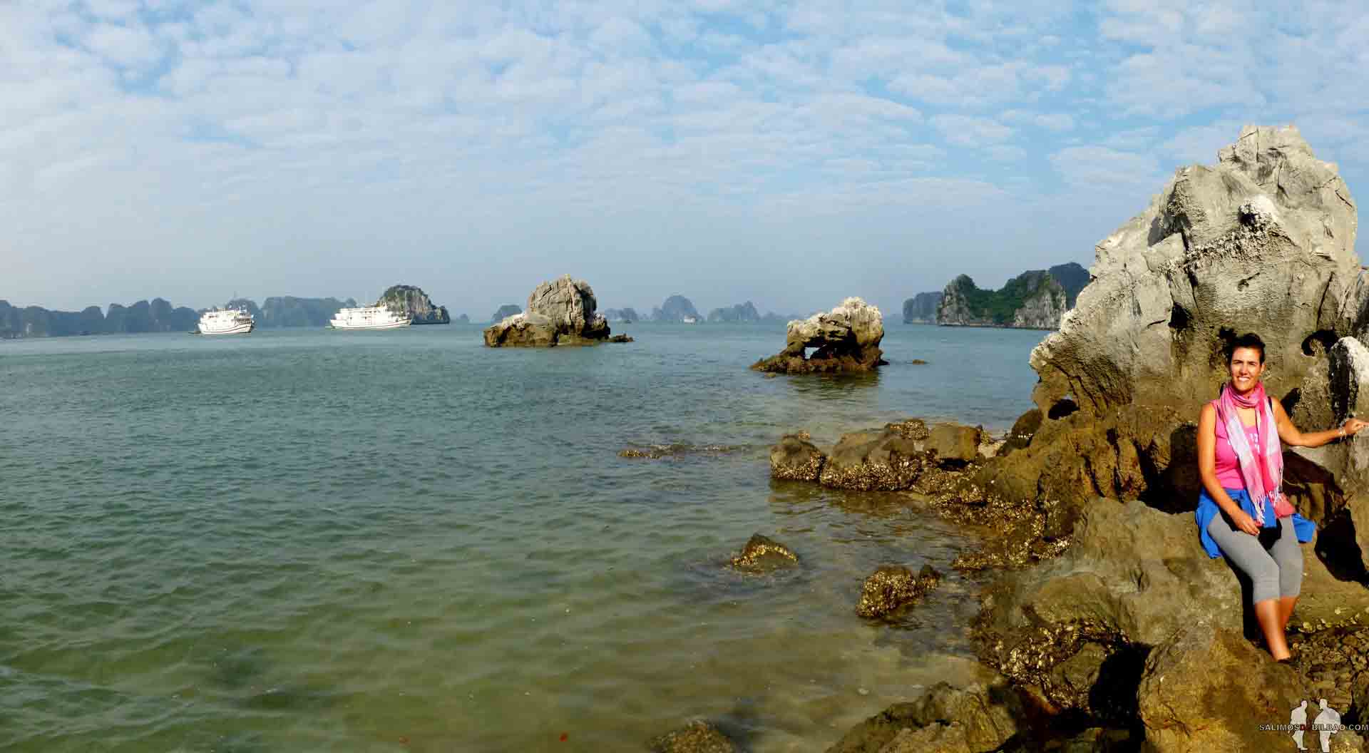 Saioa, Pano, Vistas desde la Playa de la Cueva de Thien Canh Son, Bai Tu lon Bay
