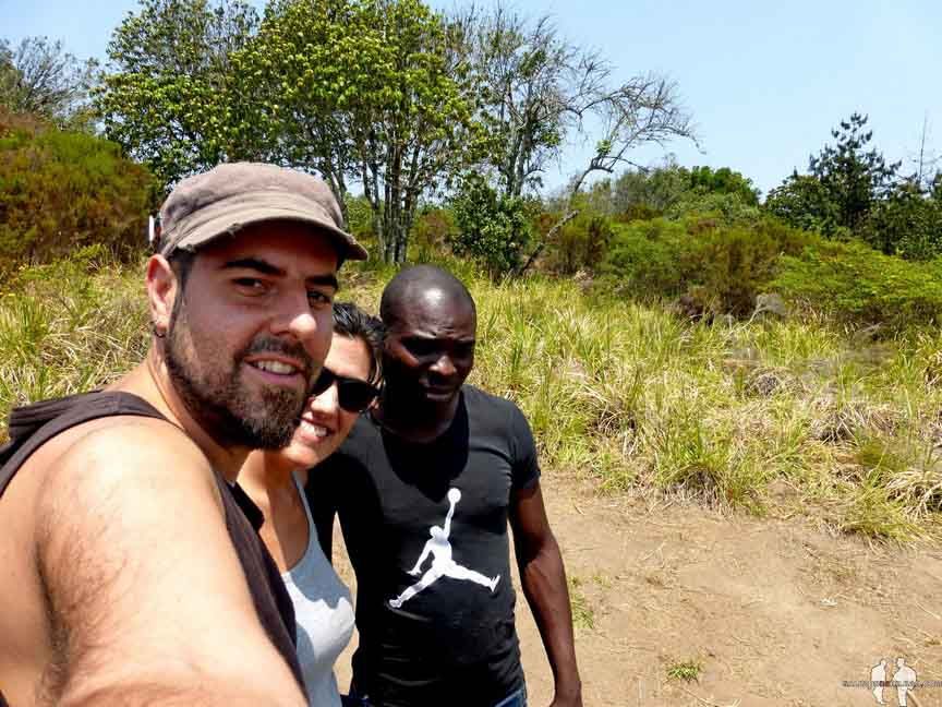 DIARIO: Un mes en el AFRICA AUSTRAL por libre Douglas, Katz y Saioa, Mirador subiendo a las Cataratas Mtarazi, Zimbabwe
